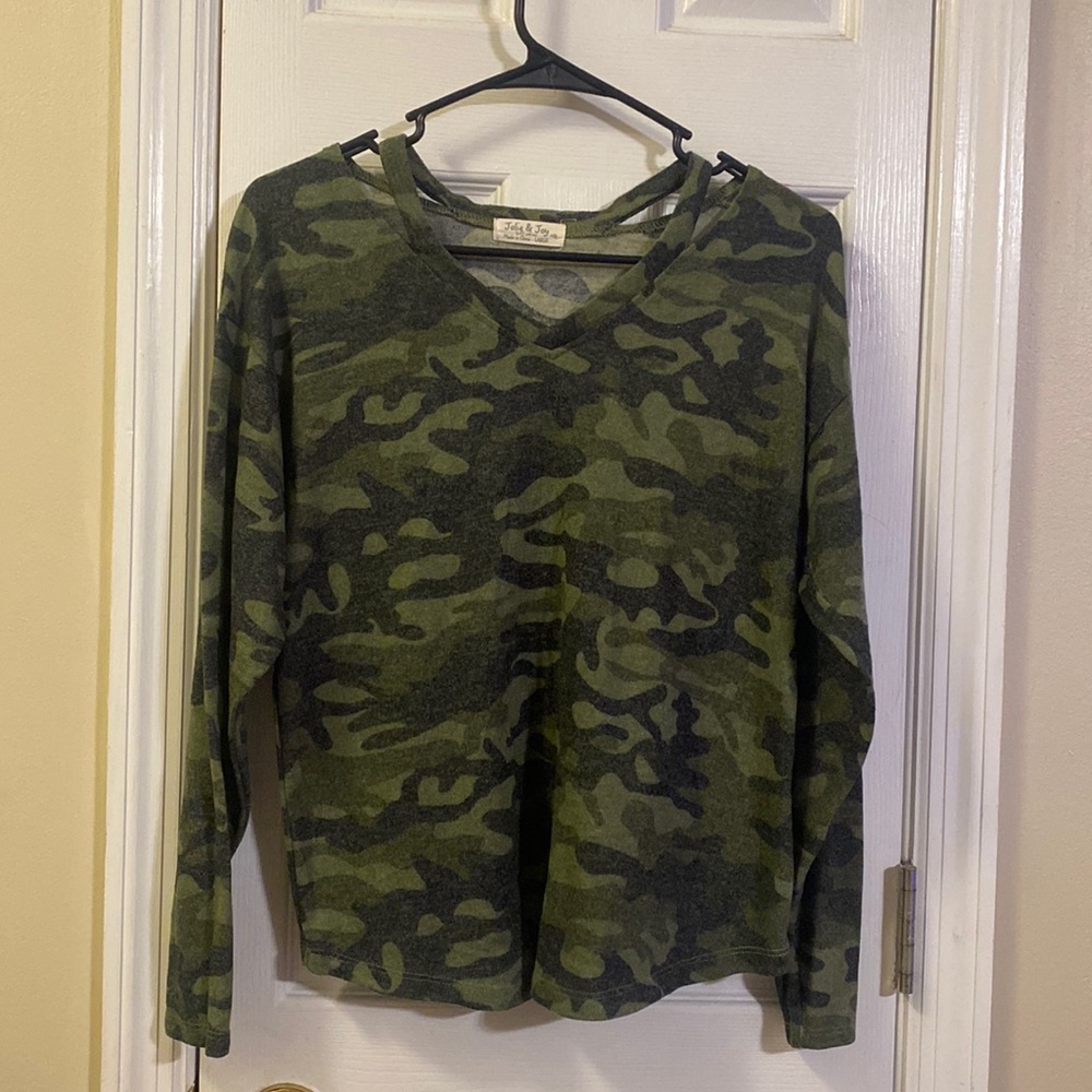 camouflage long sleeve sweater